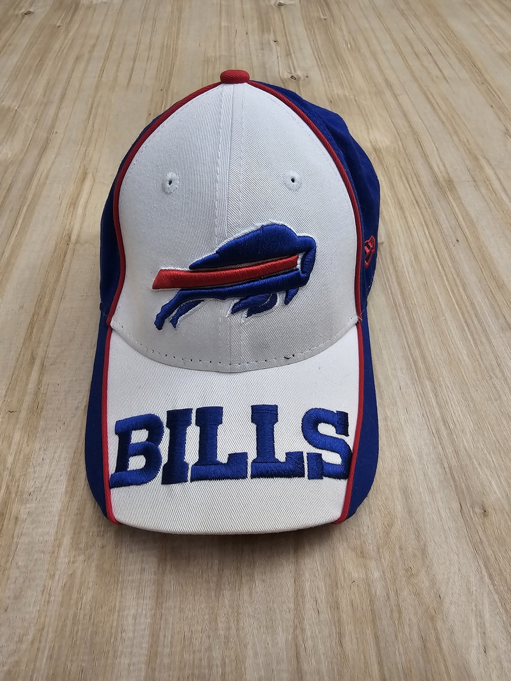 Buffalo Bills New Era Embroidered One Size Velcro Back Hat
